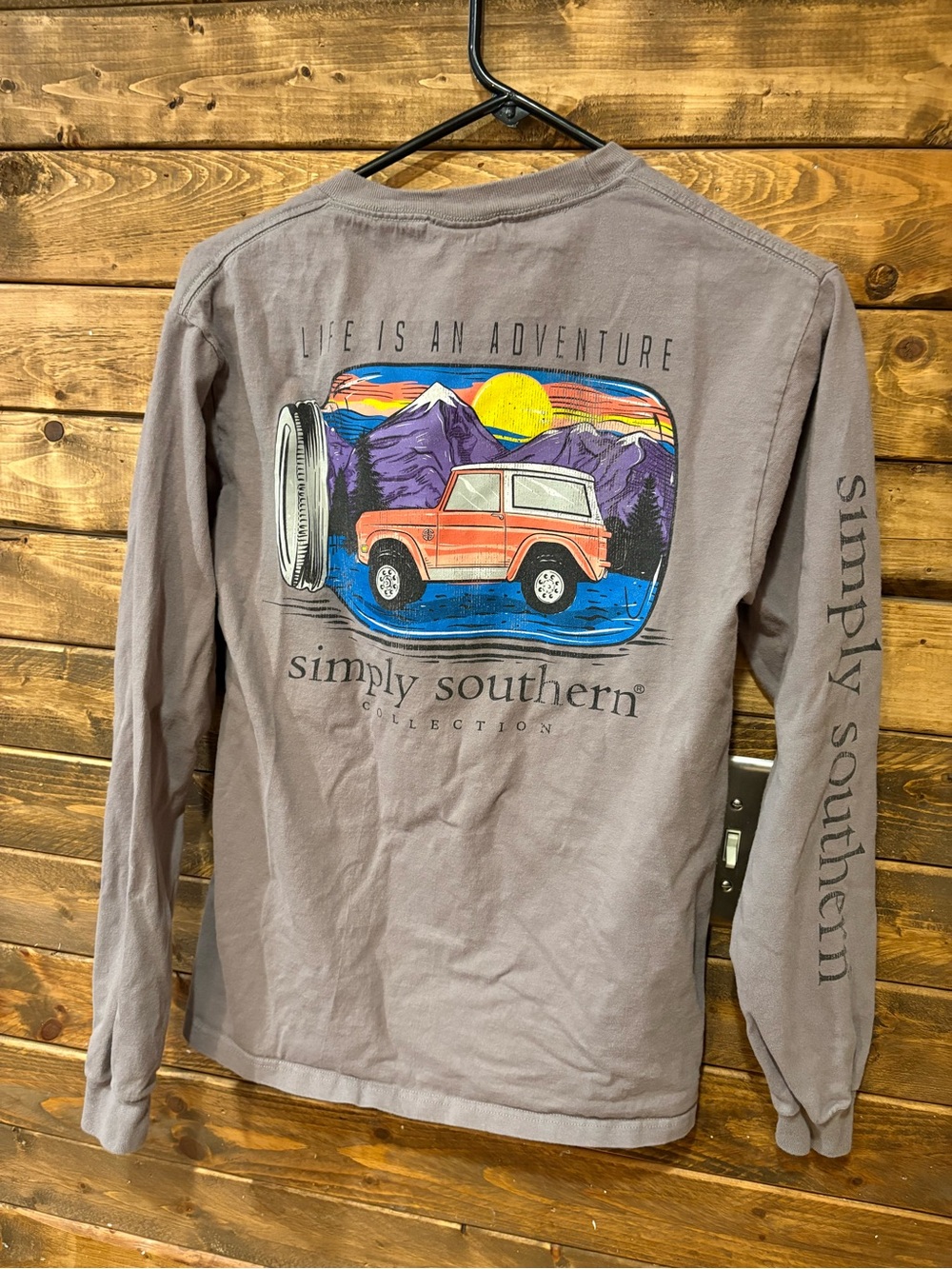 Simply Southern Gray Long-Sleeve Outdoor Adventure Graphic Tee mason jar small